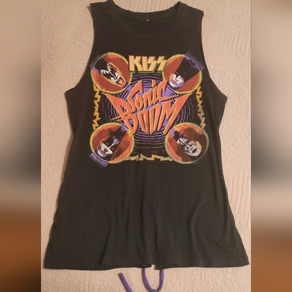 One-of-a-kind Upcycled Kiss Top - Picture 3 of 6